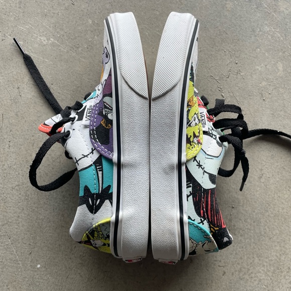Vans- Nightmare before Christmas youth size 1. Used - Picture 4 of 6